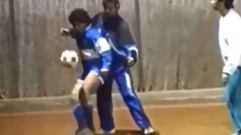 Maradona chơi futsal cực kỳ bá đạo