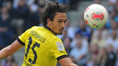 Thêm một pha cản phá bằng đầu đỉnh cao của Mats Hummels 