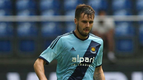 Sinh ngày hôm nay (8/2): Carl Jenkinson