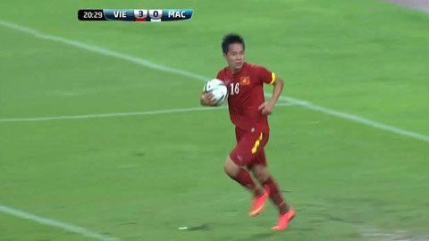 Thanh Bình nâng tỷ số lên 4-0 (U23 Việt Nam 7-0 U23 Macau)