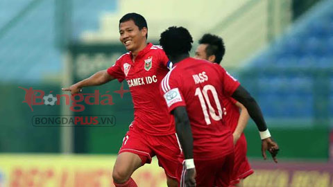 B.Bình Dương 1-0 Hà Nội T&T