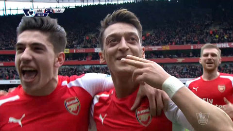 Oezil sút phạt thần sầu nâng tỷ số lên 2-0 (Arsenal 2-0 Liverpool)