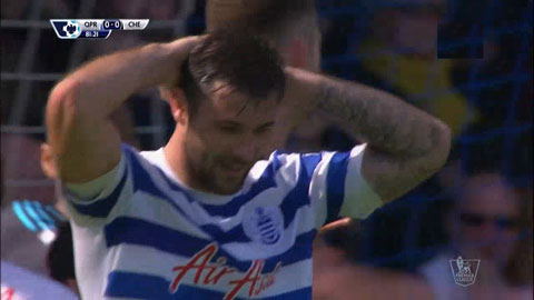 Austin suýt lập công cho chủ nhà (QPR 0-1 Chelsea)