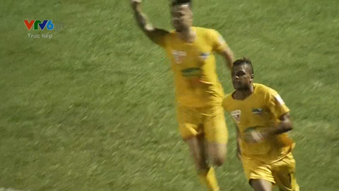 Patrick gỡ hòa ở phút cuối cho Thanh Hóa (Thanh Hóa 1-1 Bình Dương)