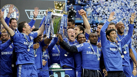 Chelsea: Vô địch và phá vỡ kỷ lục của M.U