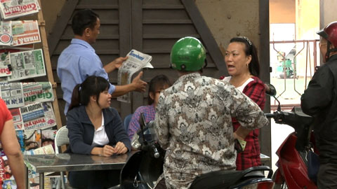 Phe vé hoạt động nhốn nháo trước trận Hà Nội T&T - HAGL