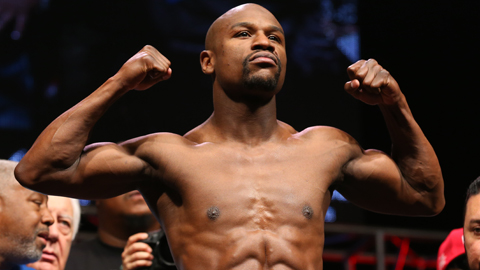 Những pha ra đòn kinh điển của Floyd Mayweather