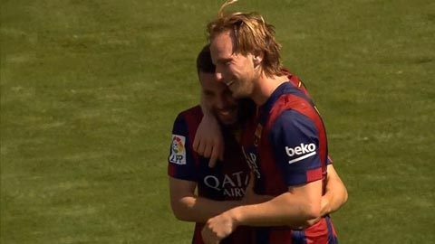 Rakitic mở tỷ số cho đội khách (Cordoba 0-8 Barcelona)