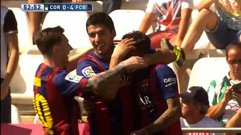 Suarez nâng tỷ số lên 4-0 (Cordoba 0-8 Barcelona)