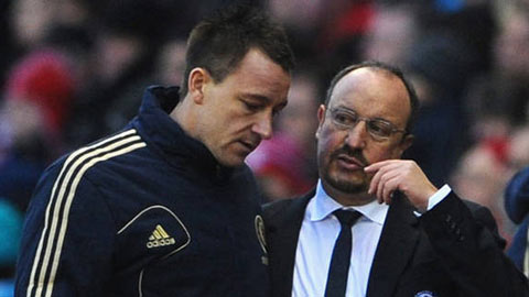 Terry trả đũa thầy cũ Rafa Benitez ngay trong ngày đăng quang
