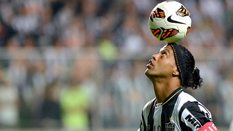 Ronaldinho vẫn chưa già