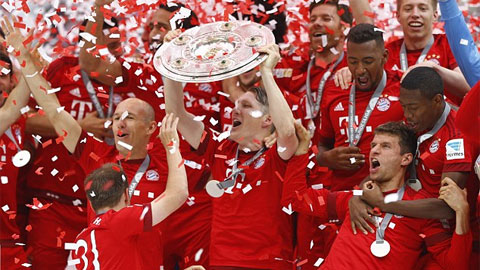 Bayern Munich ăn mừng chức vô địch Bundesliga 2014/15