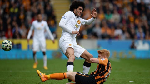 Pha phạm lỗi cực kỳ thô bạo và thẻ đỏ xứng đáng của Fellaini