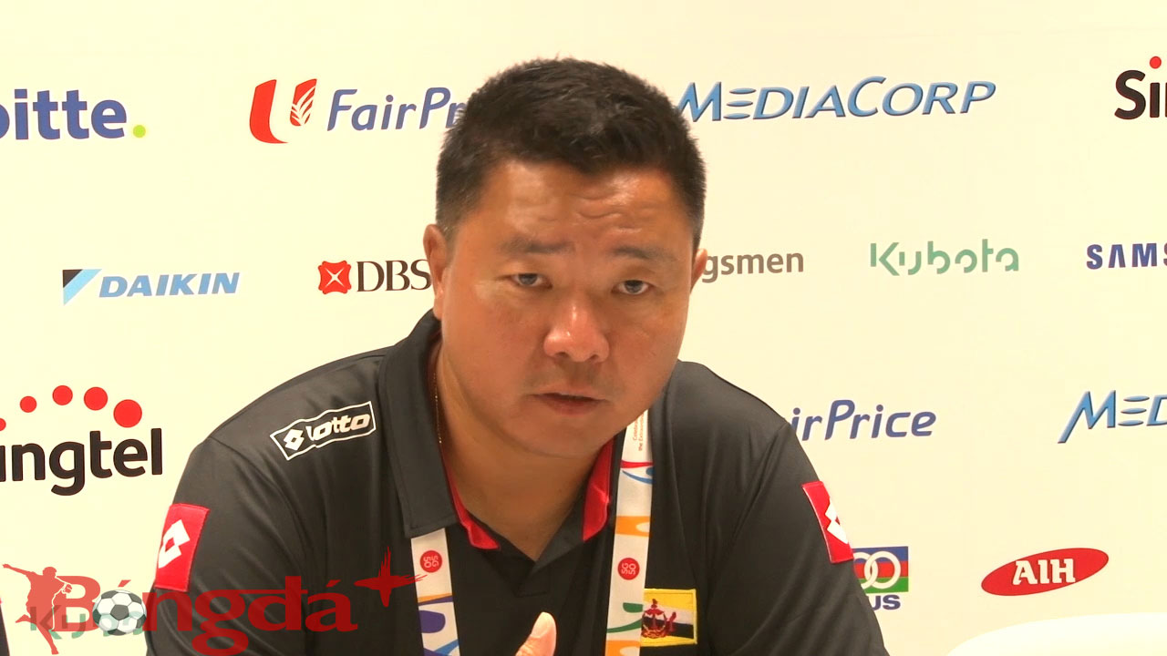 HLV Brunei thừa nhận U23 Việt Nam quá khỏe 