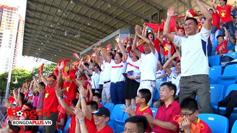 CĐV Việt Nam nhảy tưng bừng khi U23 Việt Nam ghi bàn