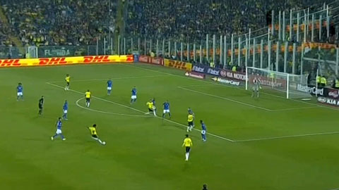 Sanchez khiến CĐV Brazil thót tim (Brazil vs Colombia)