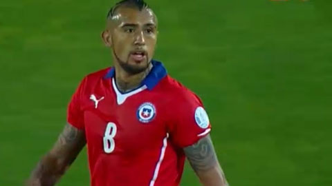 Vidal nã đại bác đe dọa khung thành Uruguay (Chile vs Uruguay)