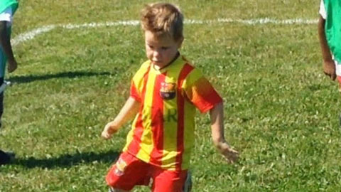 Messi phiên bản nhí là đây