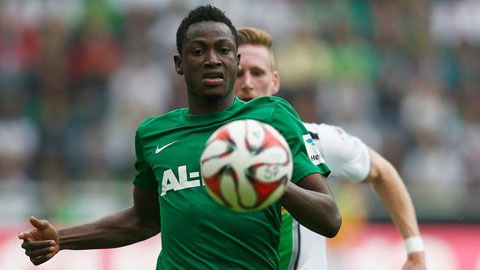 Baba Rahman, mục tiêu khiến Chelsea và Arsenal tranh giành