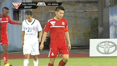 Minh Châu dứt điểm chệch cột dọc (Hải Phòng 2-0 SHB Đà Nẵng)