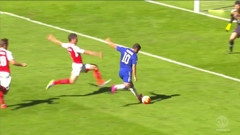 Hazard bỏ lỡ cơ hội ngon ăn mười mươi (Chelsea 0-1 Arsenal)