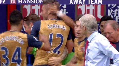 Chiêm ngưỡng bàn thắng tuyệt đẹp của Giroud vào lưới Crystal Palace