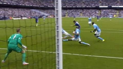 Hazard không thắng được Joe Hart  (Man City 3-0 Chelsea)