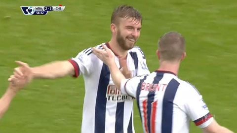 James Morrison rút ngắn tỷ số xuống còn 2-3 (West Brom 2-3 Chelsea)