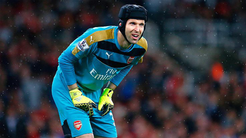  Petr Cech thi đấu xuất thần trước Liverpool