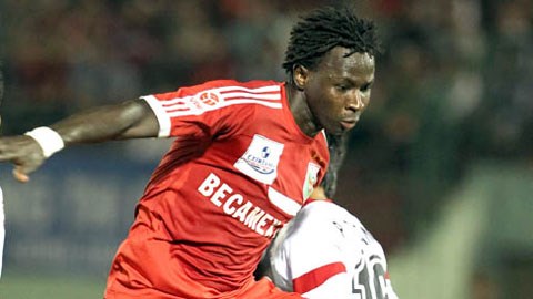 Abass ghi bàn thắng gỡ hòa 1-1 cho B.BD (B.BD 1-1 QNK.QN)