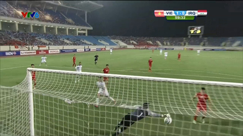 Nguyên Mạnh xuất sắc cản phá pha đánh đầu của Gheni (Việt Nam 1-1 Iraq)
