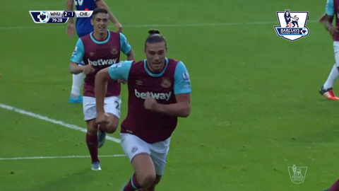 Andy Caroll đánh đầu nâng tỷ số cho West Ham (West Ham 2-1 Chelsea)