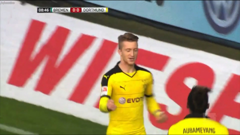 Marco Reus ghi bàn mở tỷ số (Bremen 1-3 Dortmund)