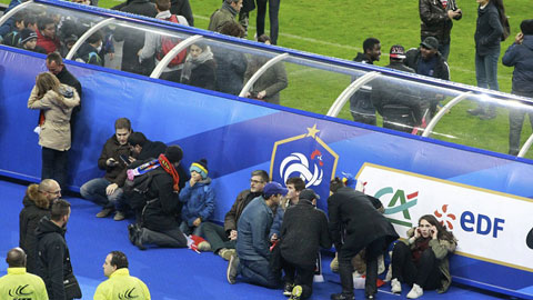 Khủng bố ở Pháp: Đánh bom liều chết tại sân Stade de France