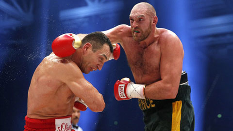 “Tiến sĩ búa thép” Wladimir Klitschko bị Fury hạ bệ sau 11 năm