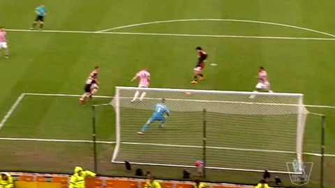 Fellaini thử tài thủ môn Jack Butland (Stoke City 2-0 M.U)