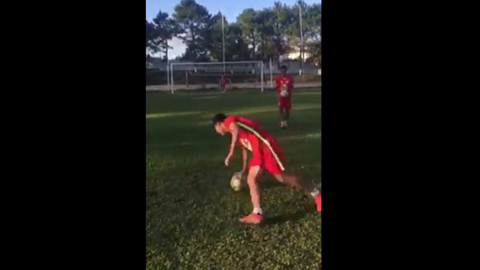 Thanh Tùng, Văn Trường học Hồng Duy chơi Dizzy Penalty