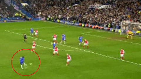 Cầu thủ Chelsea từng xé lưới Arsenal này là ai?