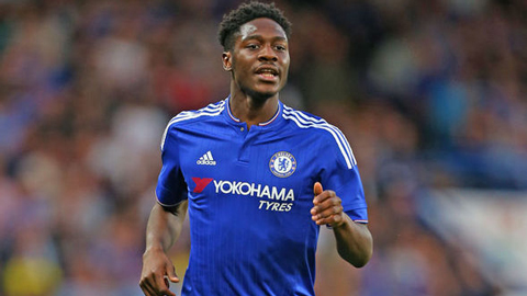 Sao trẻ Chelsea ghi bàn từ giữa sân