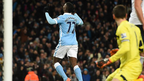 Không có cầu thủ Man City nào ăn mừng bàn thắng cùng Iheanacho