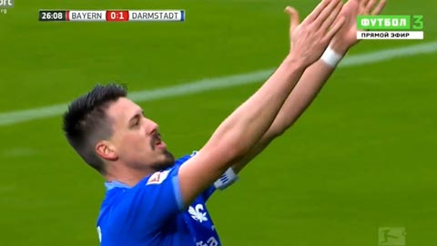 Sandro Wagner đánh đầu cận thành đưa đội khách vươn lên dẫn trước (Bayern 0-1 Darmstadt)