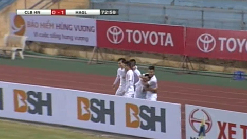 Văn Thanh lập siêu phẩm cứa lòng vào lưới CLB Hà Nội