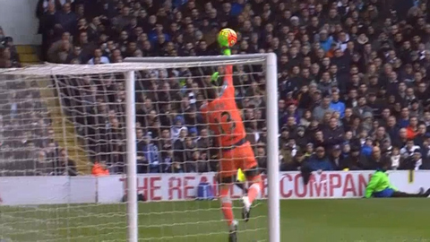 Ospina lại vất vả cứu thua cho Arsenal (Tottenham 2-2 Arsenal)