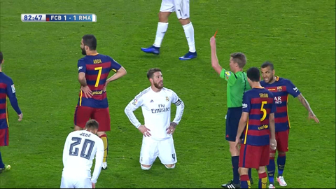 Ramos nhận thẻ đỏ trong trận gặp Barca
