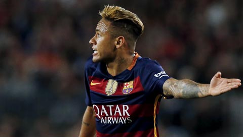 Neymar cáu giận vì bị các cầu thủ Valencia chơi xấu suốt trận