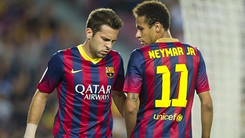 Neymar chửi Jordi Alba vì không chuyền bóng cho mình 