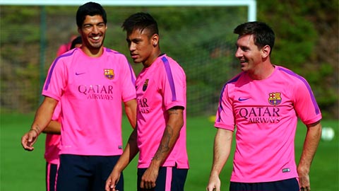 Messi, Suarez, Neymar chọc ghẹo nhau trên sân tập