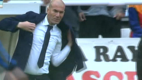 Real thua bàn thứ 2, Zidane thay luôn áo khoác để giải đen?