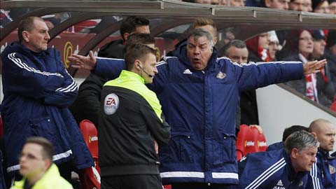 Không có penalty cho Sunderland