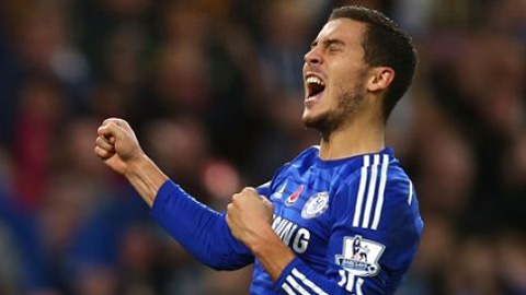 Hazard chính là người dâng cúp cho Leicester